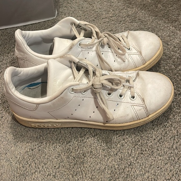 White Adidas Stan Smiths - Picture 2 of 4